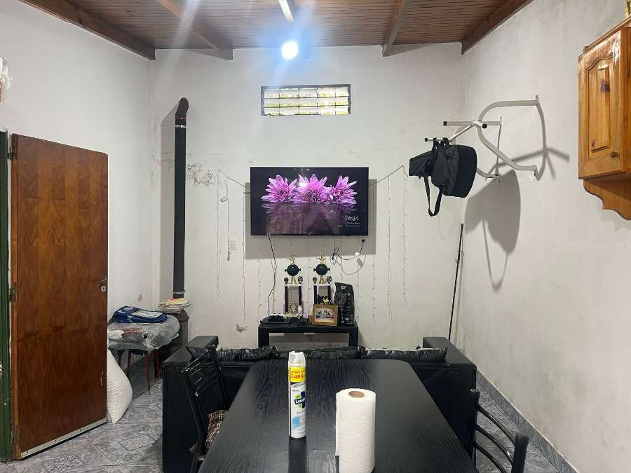 Casa en Venta en Adrogue · dueño directo · 2 dorm · 4 ambientes · cochera - Imagen 3