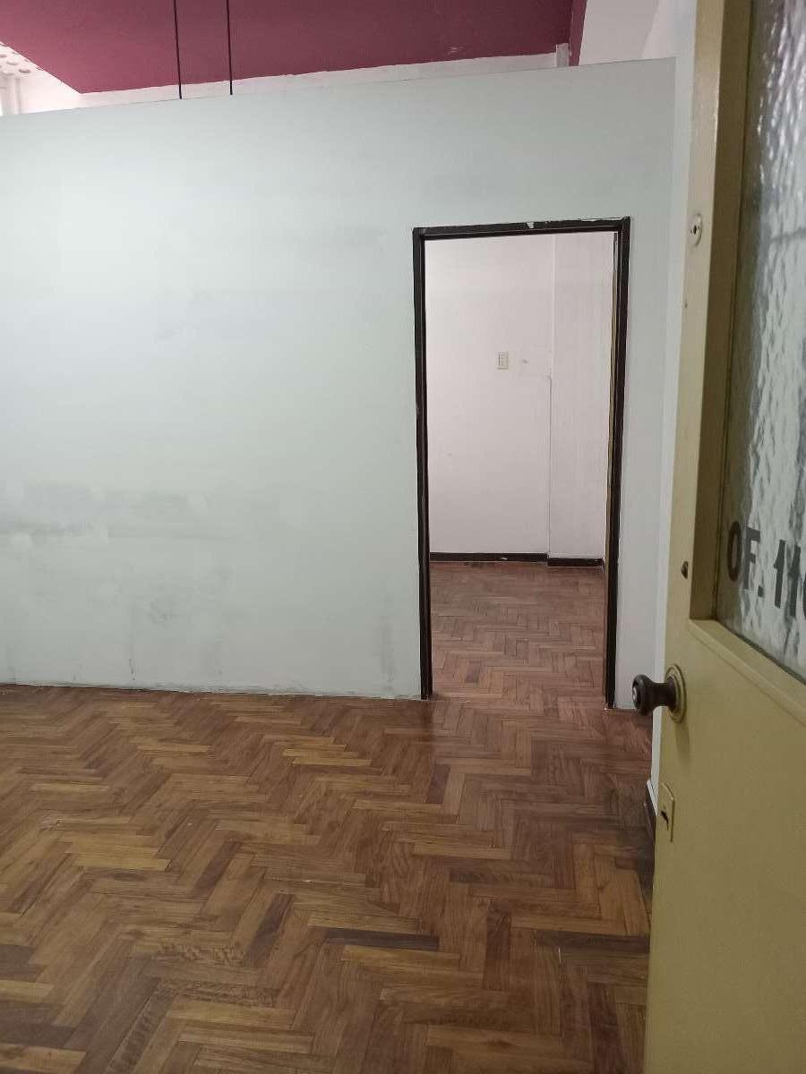 Av Mitre 351, Avellaneda