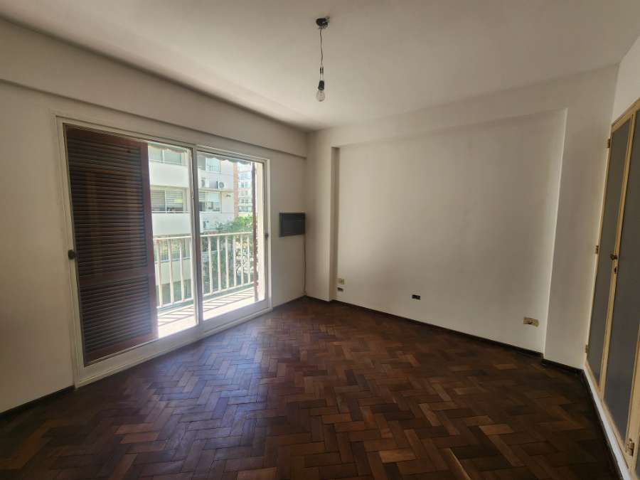 Oportunidad: Casa en Venta en Rosario · dueño directo · 3 dorm · cochera · 128 m² de lote - Imagen 3