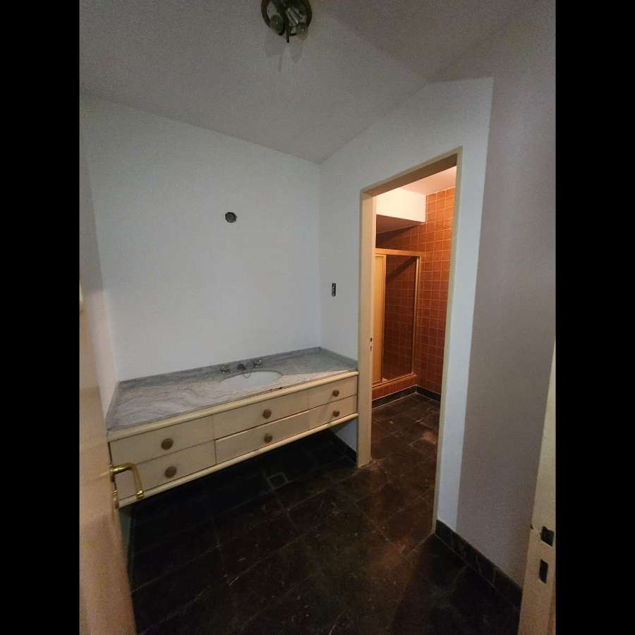 Imperdible Oportunidad Depto. En Corazn De Barrio Martin - Departamento en Venta en Rosario con 3 dorm., 6 amb. y 128 m2 cubiertos - imagen 10