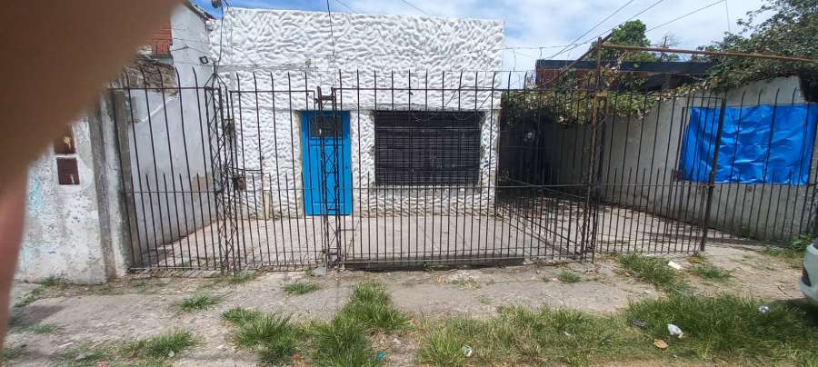 Comprar Casa en Almirante Brown · dueño directo · 3 dorm · 2 cocheras · 238 m² de lote - Imagen 3
