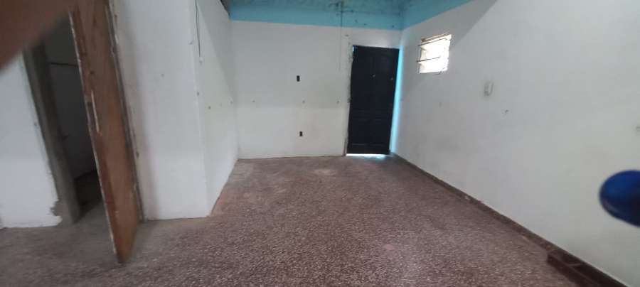 Comprar Casa en Almirante Brown · dueño directo · 3 dorm · 2 cocheras · 238 m² de lote - Imagen 2