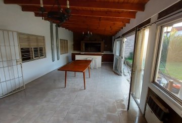Departamento en Moron en Venta · dueño directo · 4 o más dorm · cochera · 390 m² de lote - Imagen 2