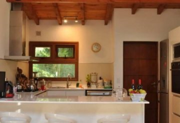 Casa en Venta en Villa La Angostura con 4 o más dorm y 6 ambientes - Imagen 4