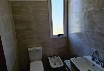 Casa en Venta en Victoria con 3 dorm y 2 cocheras - Imagen 3