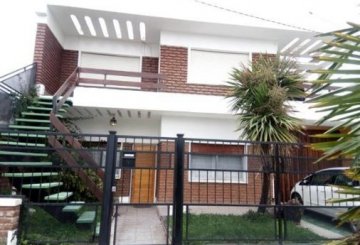 Tu próxima Casa en Venta en Trelew · dueño directo · 4 o más dorm · 350 m² de lote - Imagen 1