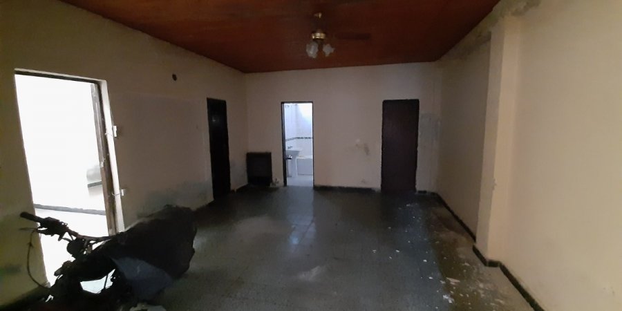Casa De 3 Dormitorios Con Patio En Pasaje Echevarria 542 - Casa en Venta en Rosario con 3 dorm., 4 amb., 96 m2 cubiertos y 221 m2 totales - imagen 4