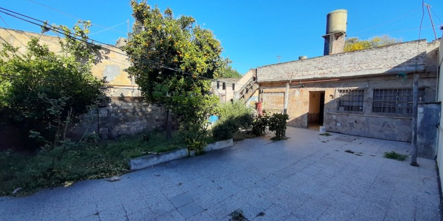 Casa De 3 Dormitorios Con Patio En Pasaje Echevarria 542 - Casa en Venta en Rosario con 3 dorm., 4 amb., 96 m2 cubiertos y 221 m2 totales - imagen 1