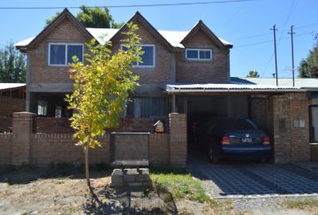 Casa en Venta en Junin de los Andes, · dueño directo · 3 dorm · 2 cocheras · 375 m² de lote - Imagen 1