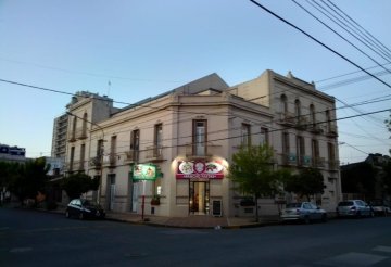 Departamento en Tres Arroyos en Venta · dueño directo · 2 dorm · cochera · 50 m² de lote - Imagen 2