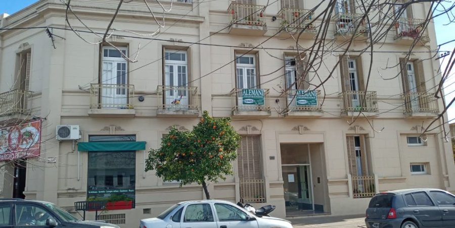 Departamento En Venta En Tres Arroyos, Buenos Aires, 2 Dormitorios Y 50 M - Departamento en Venta en Tres Arroyos con 2 dorm. y 50 m2 cubiertos - imagen 1