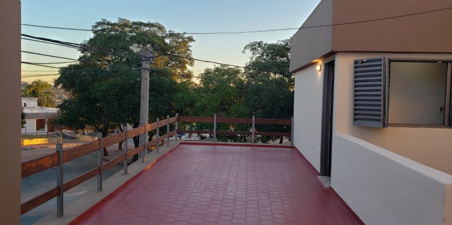 Casa en Venta en Córdoba con 3 dorm., 189 m2 cubiertos y 220 m2 totales - imagen 8