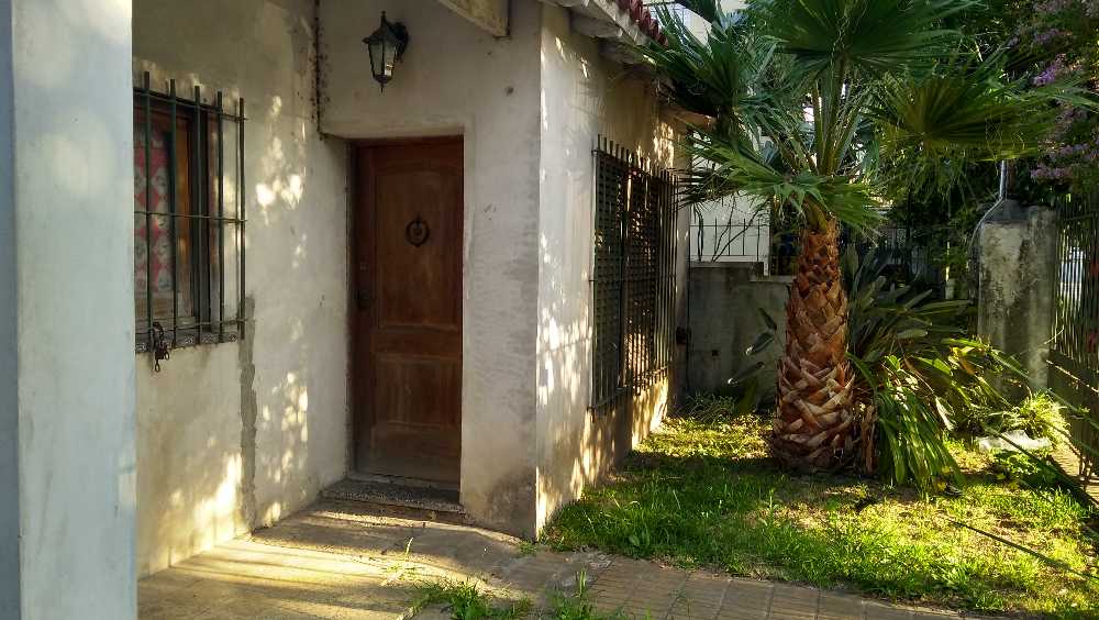 Reservado !!!. . . Casa Colonial Sobre Amplio Lote - Casa en Venta en Don Bosco con 2 dorm., 3 amb., 50 m2 cubiertos y 430 m2 totales - imagen 6