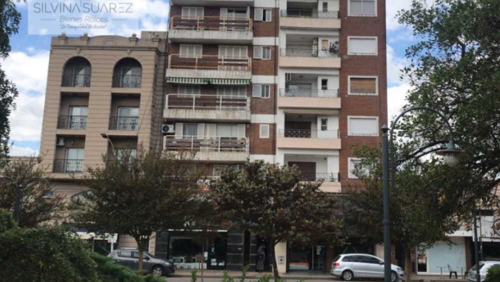 Buenos Aires 60, Lobos