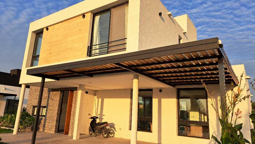 Casa disponible para la en Venta en Canning · barrio privado · dueño directo · 3 dorm · 2 cocheras - Imagen 2
