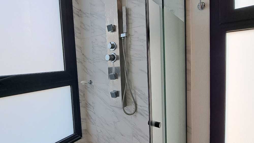 Casa Exclusiva En La Alameda - Diseo - Luminosa Y Equipada Lista Para Mudarse! - Casa en Venta en Canning con 3 dorm., 5 amb., 233 m2 cubiertos y 622 m2 totales - imagen 9