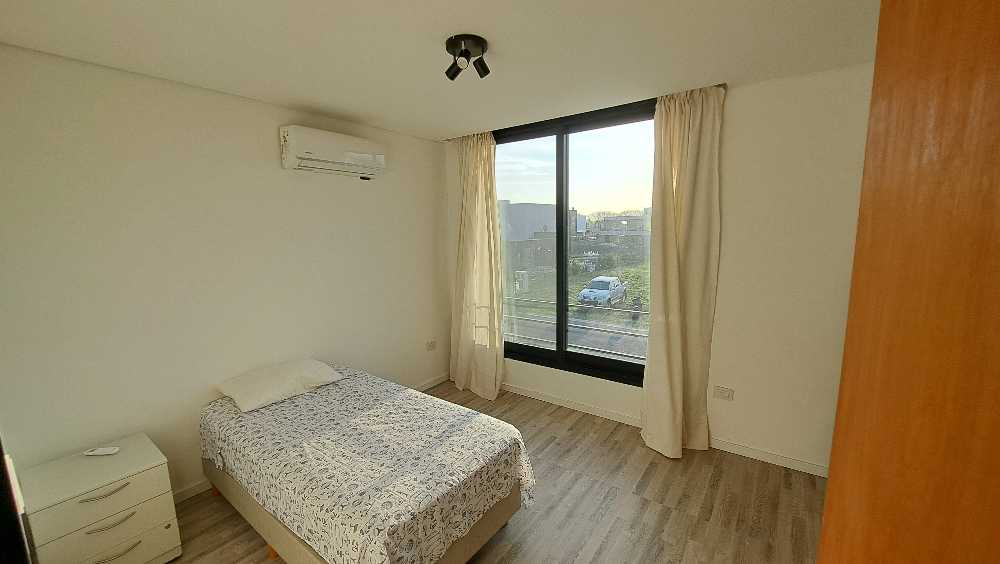 Casa Exclusiva En La Alameda - Diseo - Luminosa Y Equipada Lista Para Mudarse! - Casa en Venta en Canning con 3 dorm., 5 amb., 233 m2 cubiertos y 622 m2 totales - imagen 10