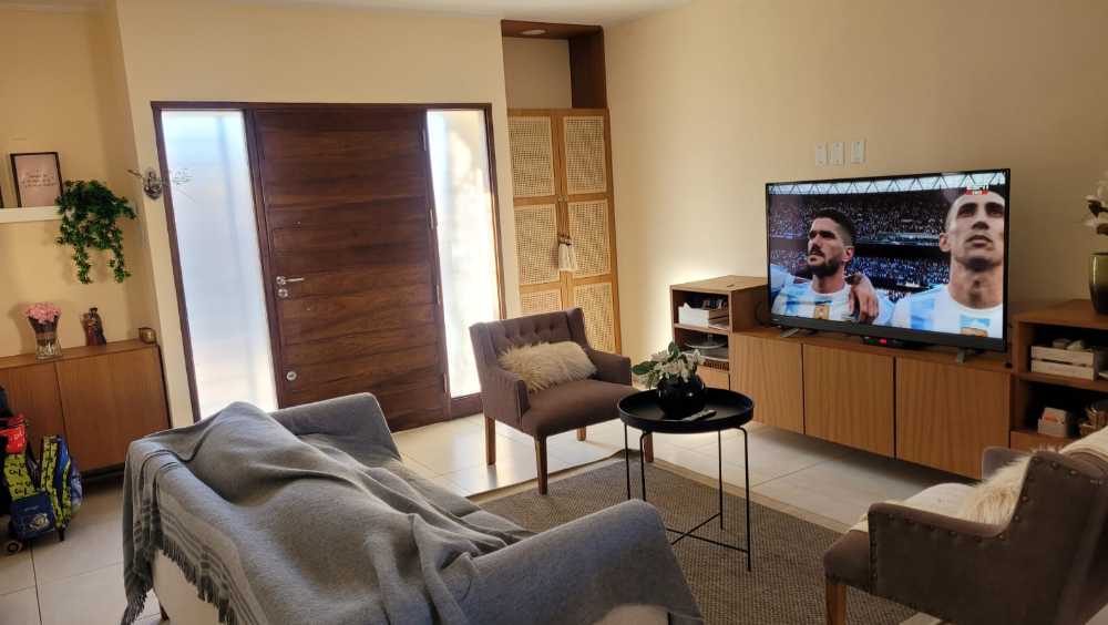 Comprar Terreno en San Rafael · 220 m² de lote · dueño directo · 3 dorm · 2 cocheras - Imagen 1
