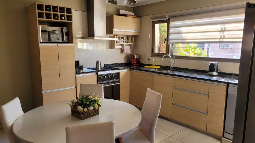 Comprar Terreno en San Rafael · 220 m² de lote · dueño directo · 3 dorm · 2 cocheras - Imagen 2