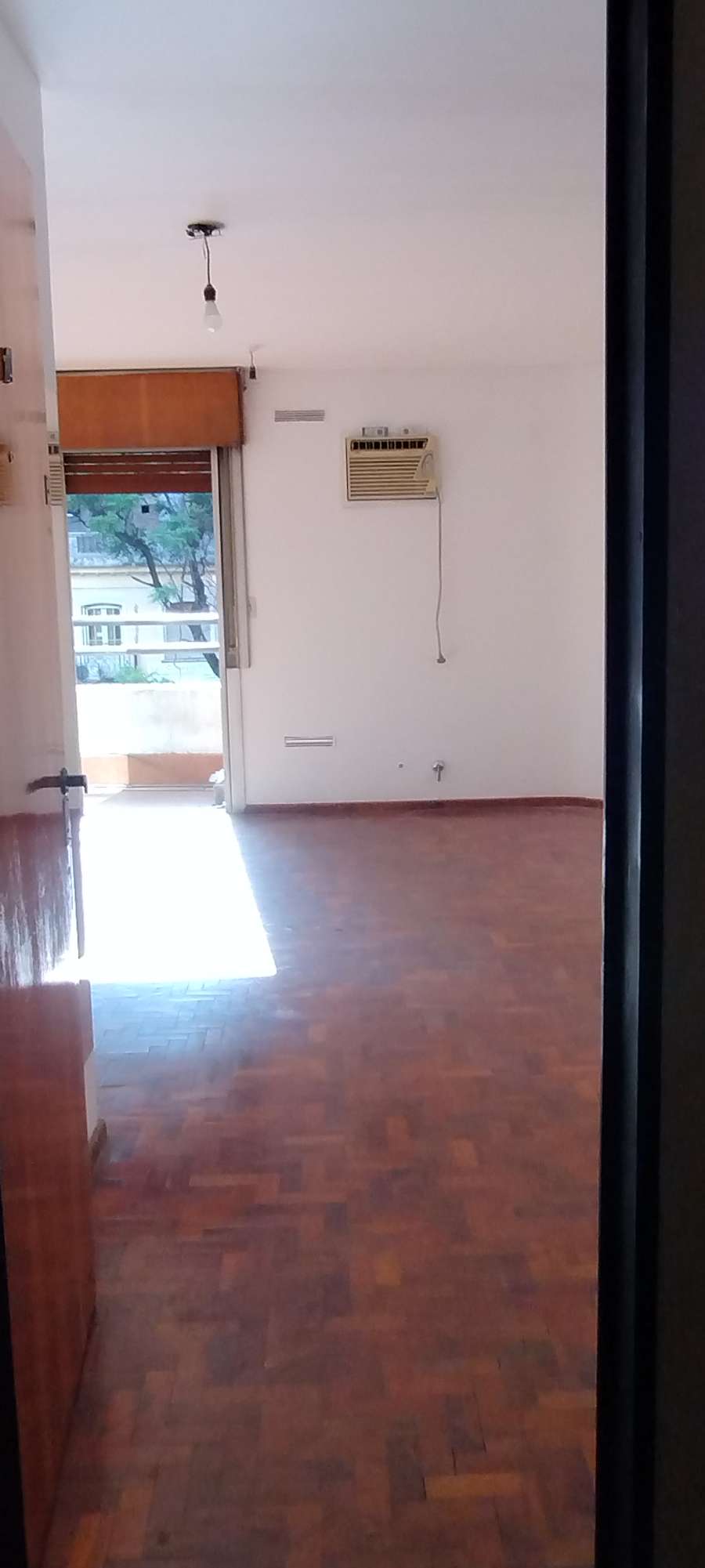 Oportunidad De Inversion - Excelente Ubicacin - Departamento en Venta en Córdoba con 2 dorm., 5 amb. y 78 m2 cubiertos - imagen 2