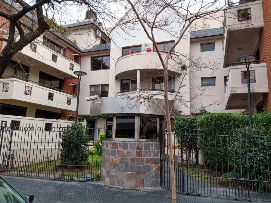 Isabel la Católica 800, Barracas
