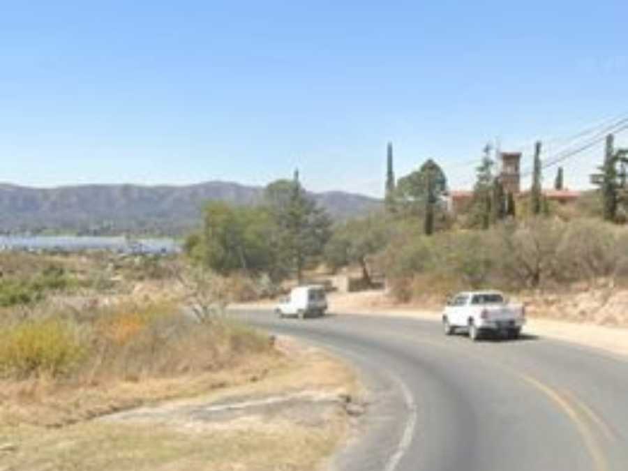 En Villa Carlos Paz, Terreno en Venta · frente 16 m · largo 50 m · 800 m² de lote · dueño directo - Imagen 3