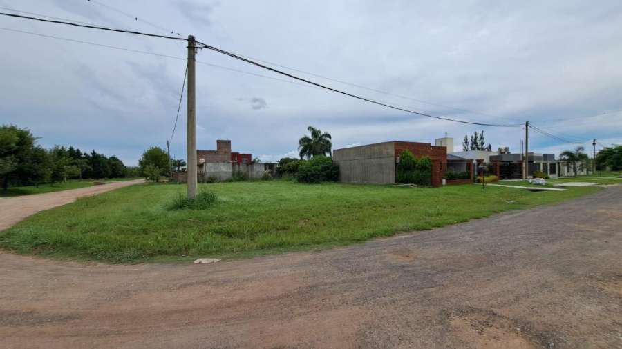 En Funes, Terreno en Venta · frente 16,7 m · largo 31,5 m · 526 m² de lote · dueño directo - Imagen 3