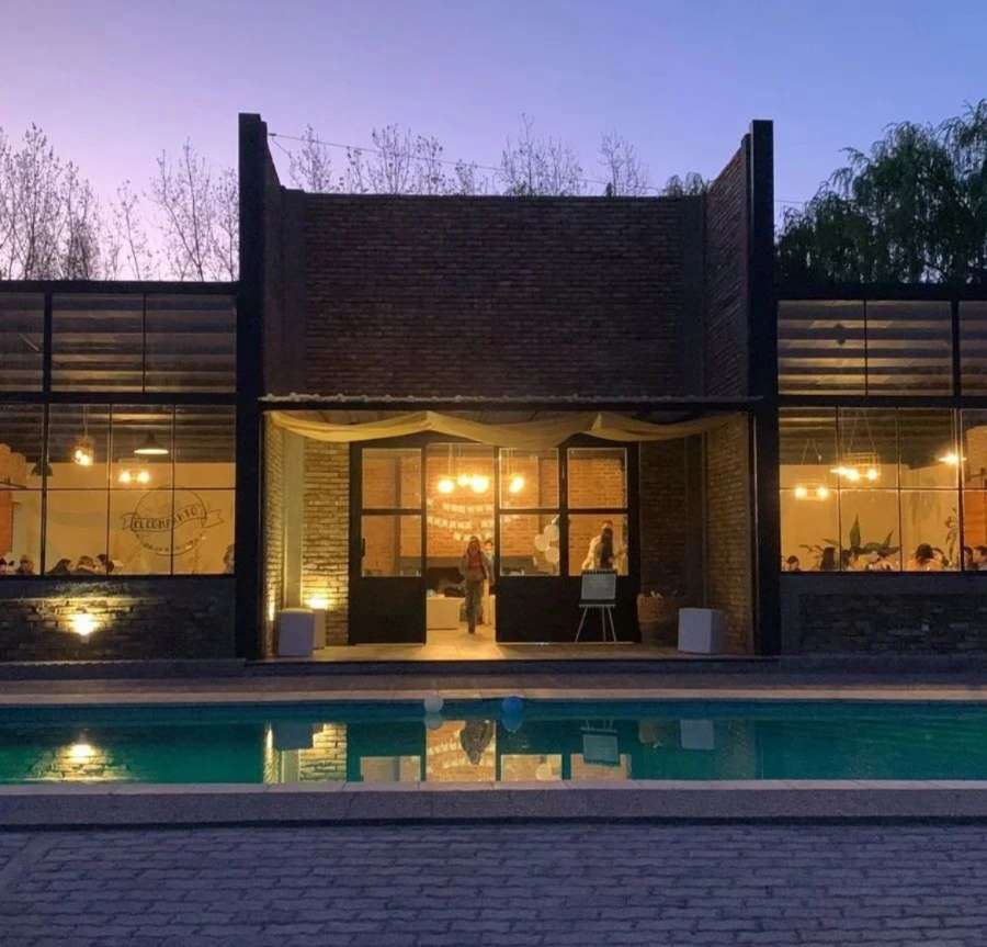 Salon Multiespacio - Local en Venta en Maipu con 300 m2 cubiertos - imagen 3