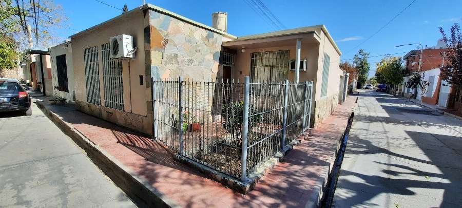 Local disponible para la en Venta en Villa Nueva · barrio privado · dueño directo · 2 dorm · cochera - Imagen 2