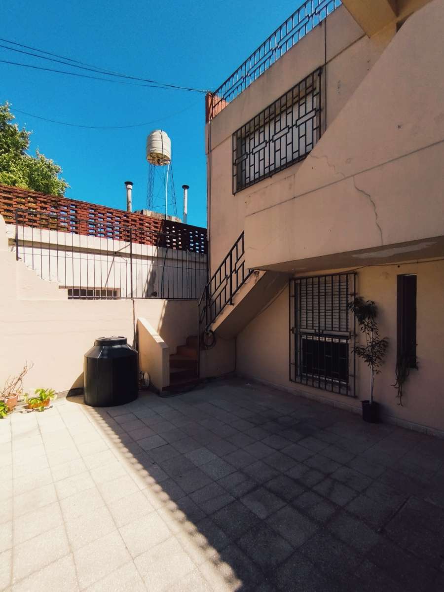 VENTA Casa 2 dormitorios planta alta con cochera en Barrio Jorge Cura - Av. Jorge Cura 2660 - Imagen 2