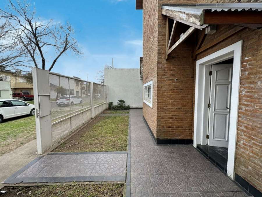 VENTA casa 3 dormitorios en Barrio Jorge Cura - Saavedra 2515 - Imagen 2