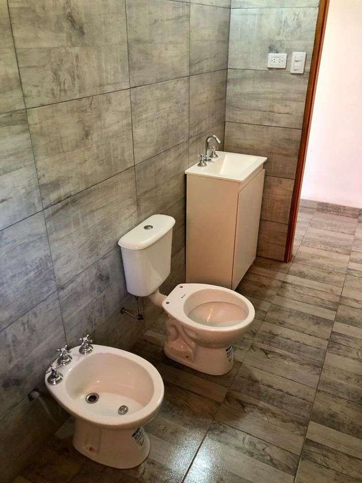 Oportunidad: Casa en Venta en Villa del Dique · dueño directo · 2 dorm · cochera · 371 m² de lote - Imagen 2