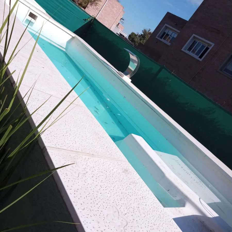 Villa Allende: Venta de Duplex de 3 dormitorios en barrio cerrado , Jacaranda con piscina