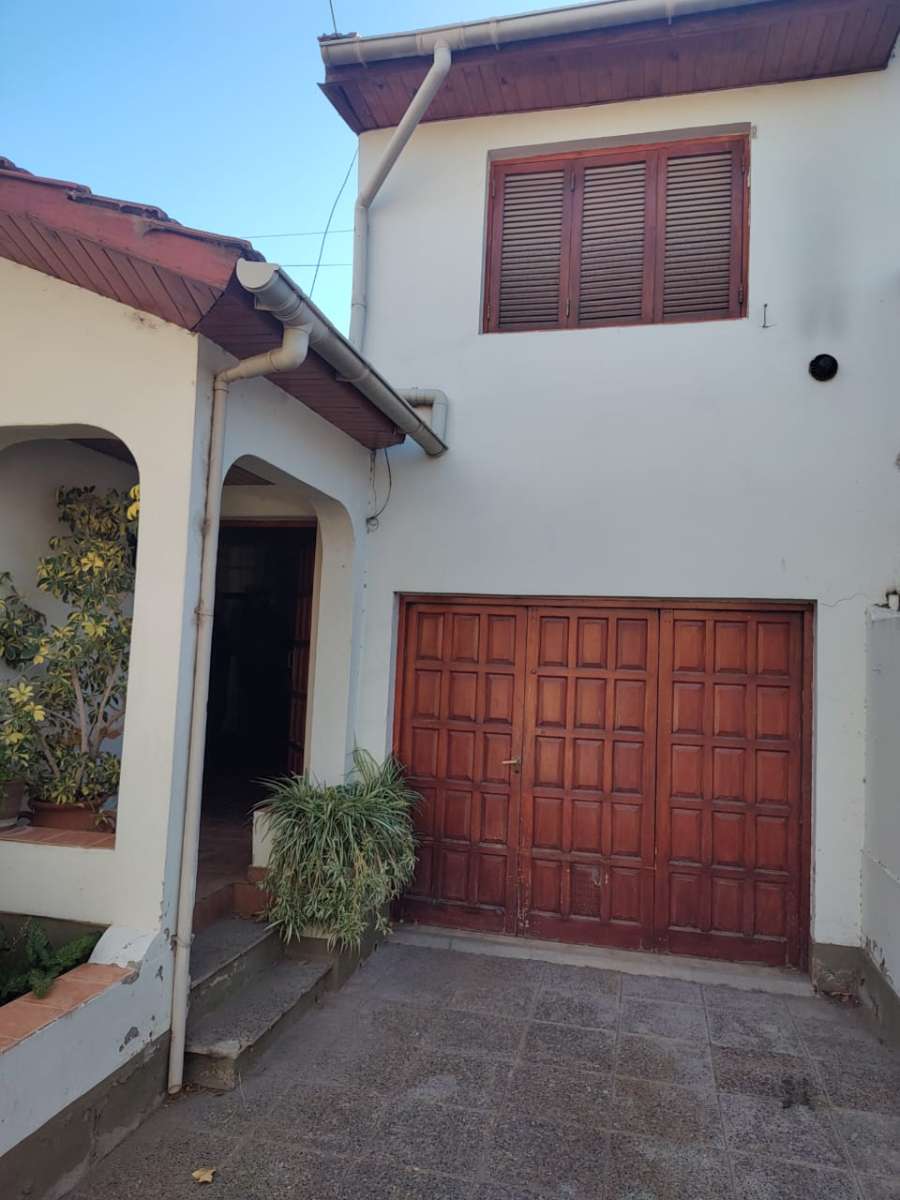 Comprar Casa en Neuquén · dueño directo · 3 dorm · cochera · 220 m² de lote - Imagen 3