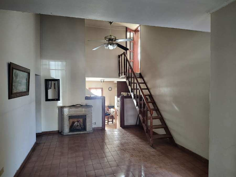 Se Vende Casa Excelente Ubicacion - Casa en Venta en Neuquén con 3 dorm., 3 amb., 140 m2 cubiertos y 220 m2 totales - imagen 5
