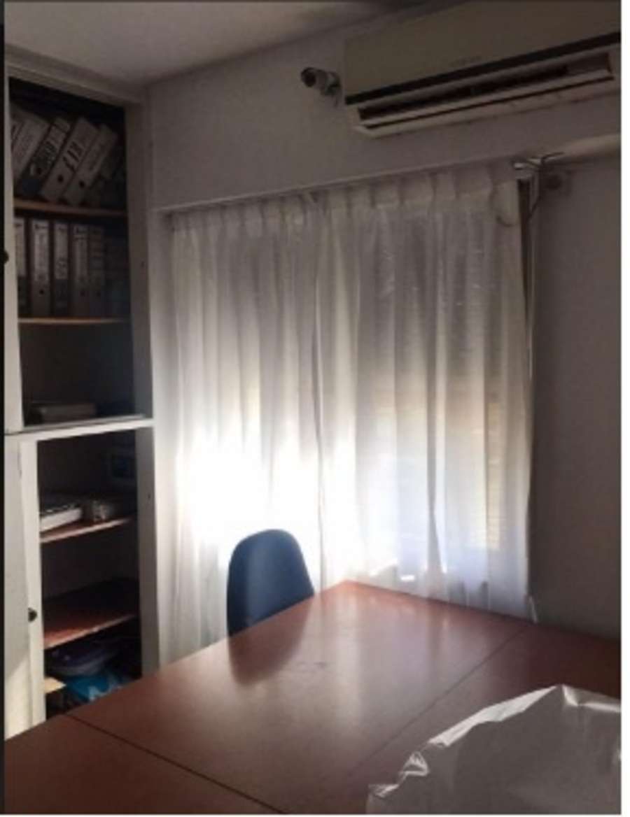 Amplio Departamento de 3 Ambientes con Cocina - Imagen 2