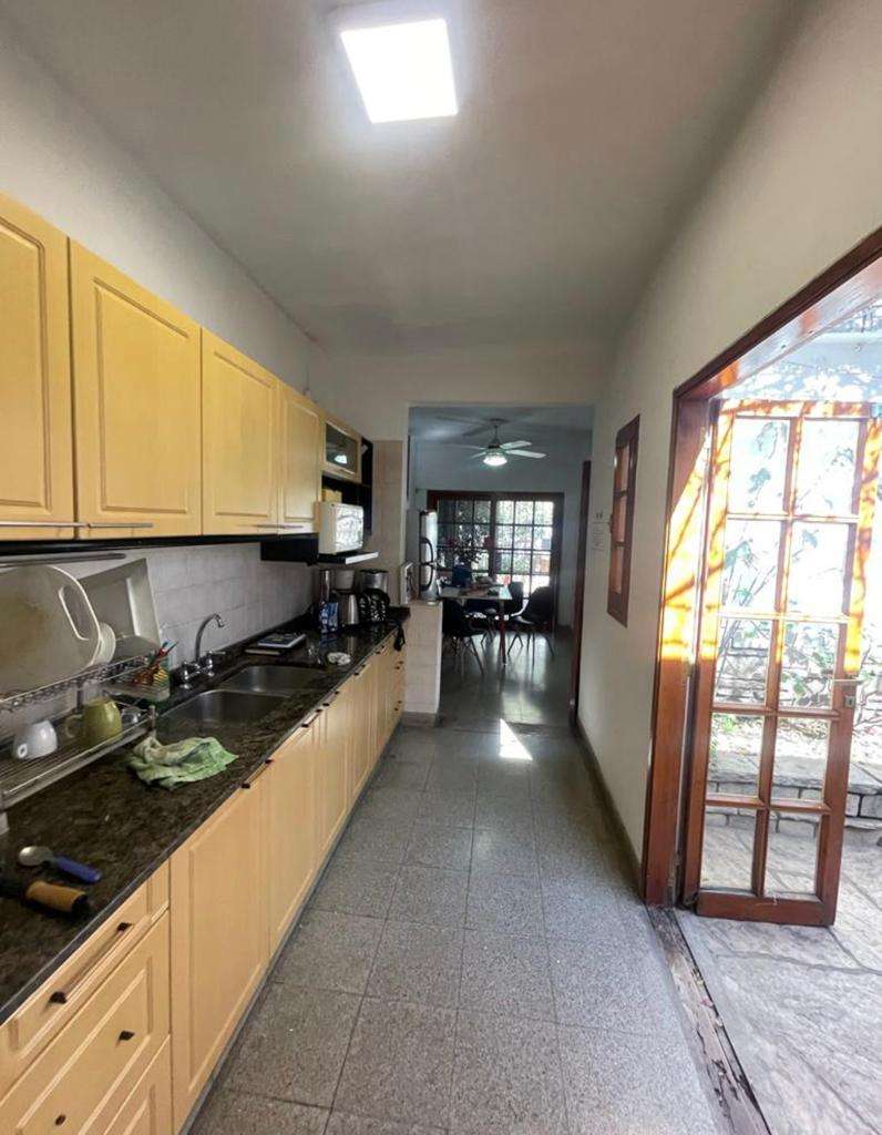 Vendo Exclusiva Propiedad Centrica - Casa en Venta en Córdoba con 2 dorm., 6 amb., 217 m2 cubiertos y 195 m2 totales - imagen 4