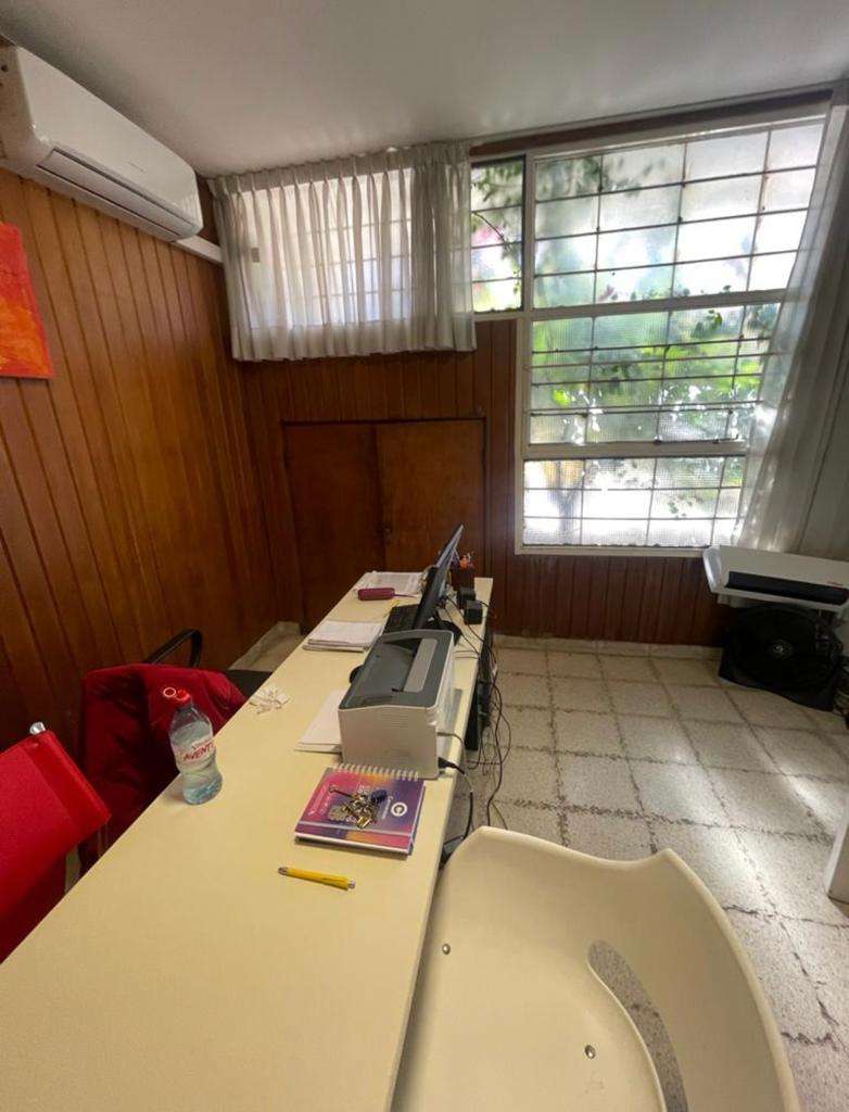 Vendo Exclusiva Propiedad Centrica - Casa en Venta en Córdoba con 2 dorm., 6 amb., 217 m2 cubiertos y 195 m2 totales - imagen 6