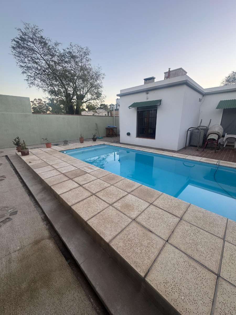 Vendo Casa En Sector Rotonda Golf - Casa en Venta en Río Cuarto con 3 dorm. y 300 m2 totales - imagen 8