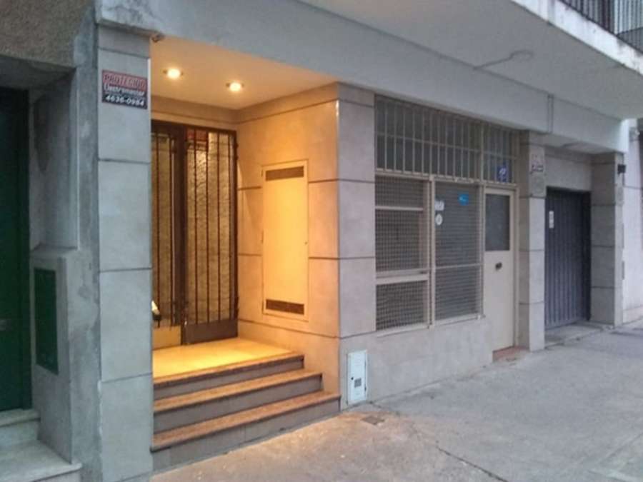 Local disponible para la en Alquiler en Flores · dueño directo · 1 ambientes - Imagen 1