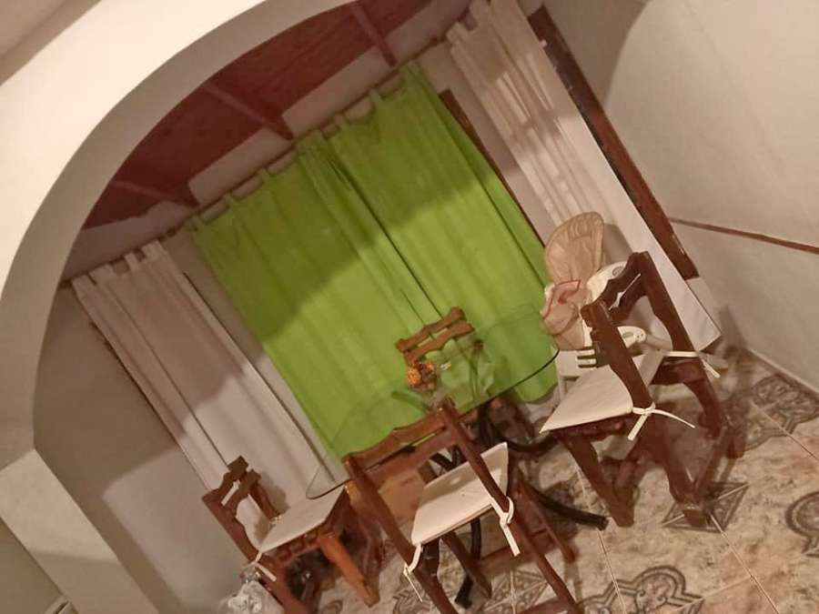 Casa en barrio René Favaloro con 3 dormitorios - Imagen 5