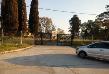 Casa en Venta en Berazategui con · barrio privado · dueño directo · 630 m² de lote - Imagen 1