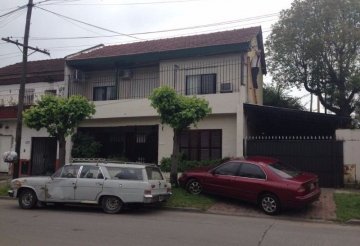 Casa en Venta en Hurlingham con 3 dorm y 176 m² de lote - Imagen 2