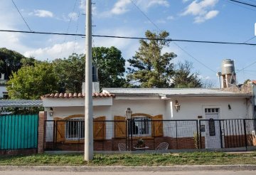 Comprar Casa en Rio Ceballos · dueño directo · 2 dorm · cochera · 251 m² de lote - Imagen 1