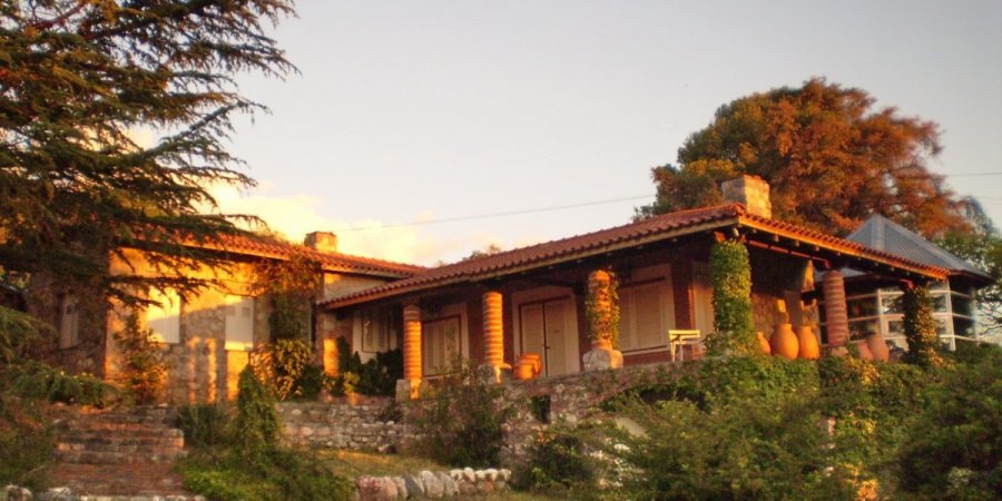 Casa en Venta en Merlo con 3 dorm., 6 amb., 350 m2 cubiertos y 6.800 m2 totales - imagen 1