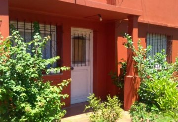 Casa en Alquiler en General San Martin con 1 dorm - Imagen 1
