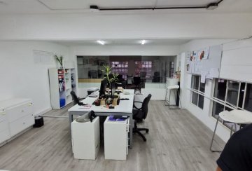 Comprar Depósito en General San Martin · dueño directo · 605 m² de lote - Imagen 2