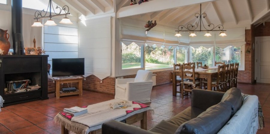 Casa en Temporario en Carilo con 4 dorm., 240 m2 cubiertos y 240 m2 totales - imagen 5