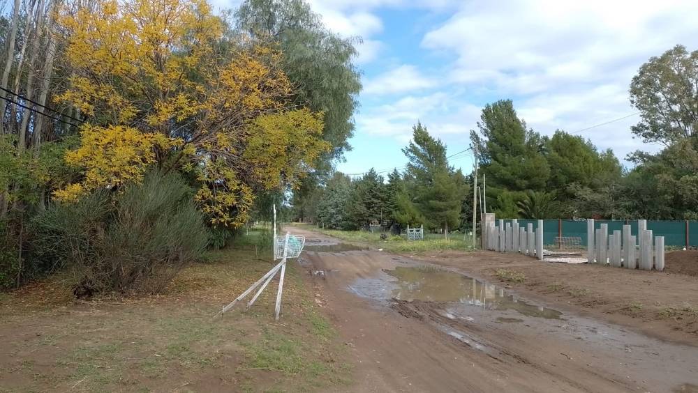 Lote + casa en venta: Barrio Los Chañares - Imagen 3