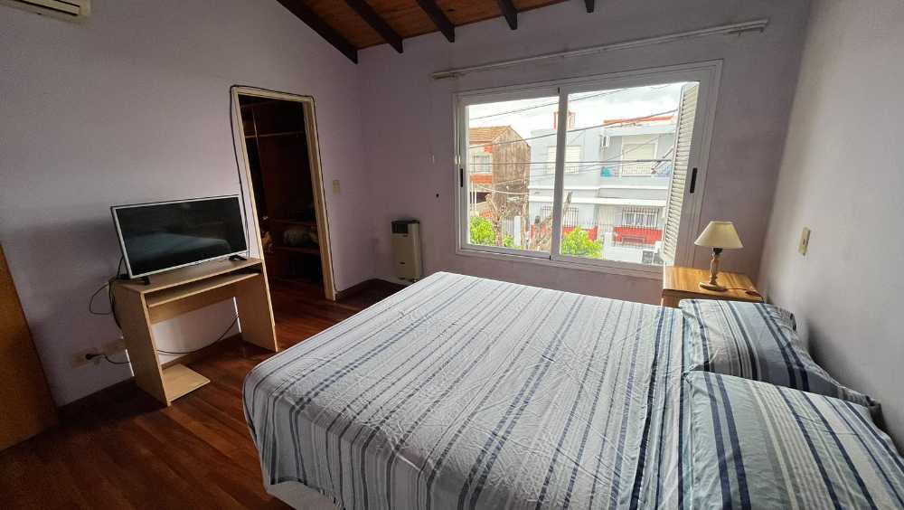 Excelente Oportunidad Para Restaurar - Casa en Venta en Villa Luzuriaga con 4 dorm., 6 amb., 280 m2 cubiertos y 220 m2 totales - imagen 7